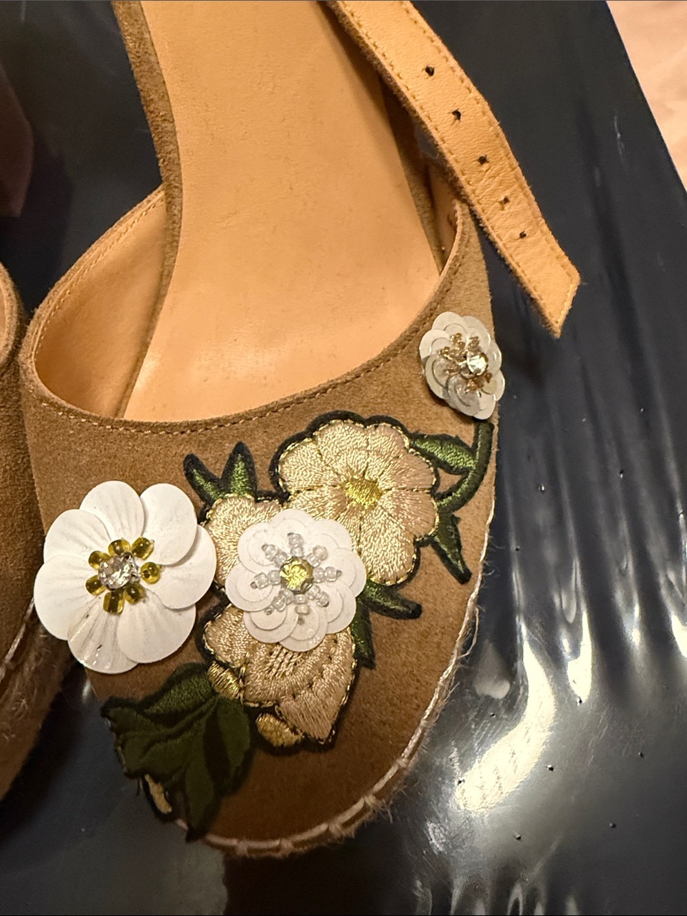 bill blass Tan Suede Wedge Sandals with White Floral Appliqués - Picture 4 of 9